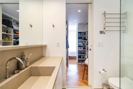 Apartamento à venda com 74m², 1 quarto e 1 vaga Apartamento à venda com 74m², 1 quarto e 1 vagaBanheiro da Suíte