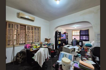 Casa à venda com 427m², 4 quartos e 7 vagasSala