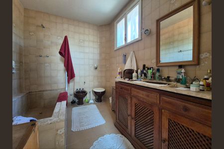 Casa à venda com 427m², 4 quartos e 7 vagasBanheiro da Suíte