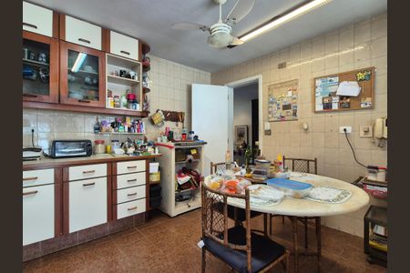 Casa à venda com 427m², 4 quartos e 7 vagasCozinha