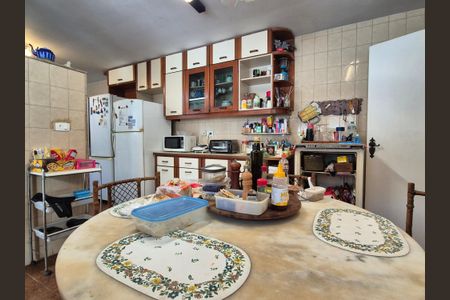 Casa à venda com 427m², 4 quartos e 7 vagasCozinha