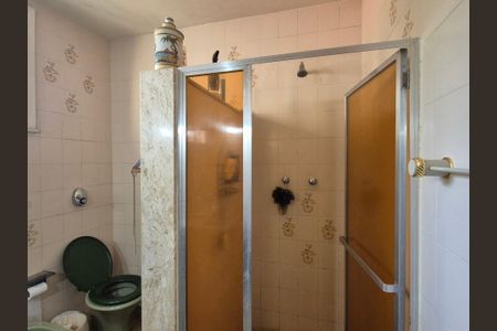 Casa à venda com 427m², 4 quartos e 7 vagasBanheiro 1