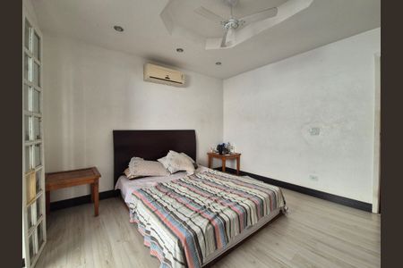 Casa à venda com 427m², 4 quartos e 7 vagasQuarto 1