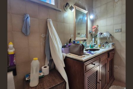 Casa à venda com 427m², 4 quartos e 7 vagasBanheiro da Suíte