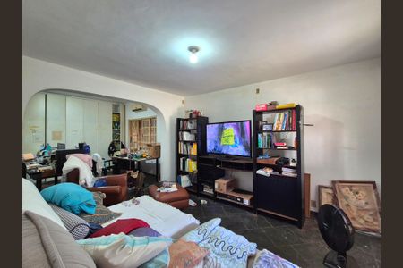 Casa à venda com 427m², 4 quartos e 7 vagasSala