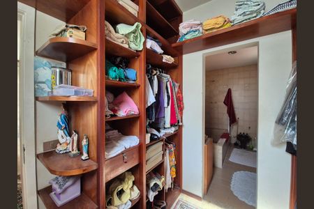 Casa à venda com 427m², 4 quartos e 7 vagasCloset da Suíte