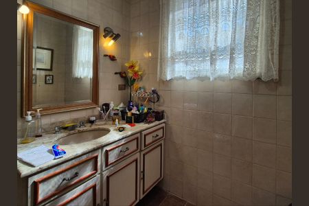 Casa à venda com 427m², 4 quartos e 7 vagasBanheiro 2