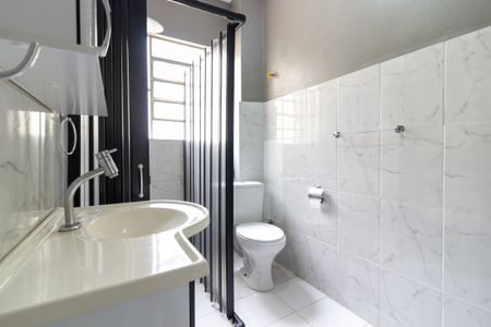 Apartamento para alugar com 55m², 2 quartos e sem vagaBanheiro