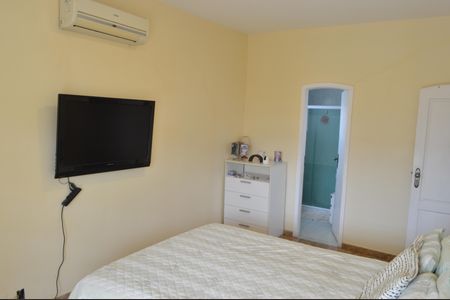 Casa à venda com 339m², 4 quartos e 3 vagasSuíte