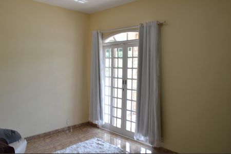 Casa à venda com 339m², 4 quartos e 3 vagasQuarto 1