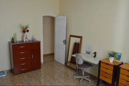 Casa à venda com 339m², 4 quartos e 3 vagasQuarto 2