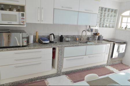 Casa à venda com 339m², 4 quartos e 3 vagasCozinha