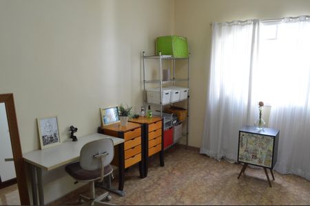 Casa à venda com 339m², 4 quartos e 3 vagasQuarto 2