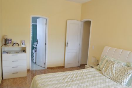 Casa à venda com 339m², 4 quartos e 3 vagasSuíte