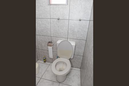 Casa para alugar com 400m², 3 quartos e 4 vagas Casa para alugar com 400m², 3 quartos e 4 vagasBanheiro do Salão