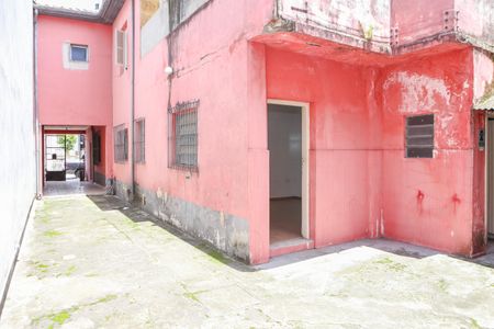 Casa para alugar com 400m², 3 quartos e 4 vagas Casa para alugar com 400m², 3 quartos e 4 vagasCorredor e Área de Serviço