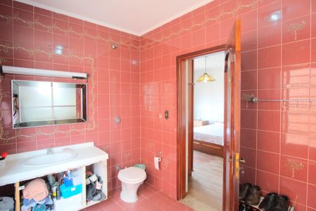 Casa à venda com 200m², 4 quartos e 2 vagasBanheiro da Suíte