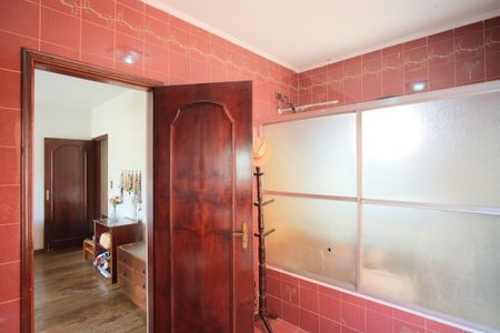 Casa à venda com 200m², 4 quartos e 2 vagasBanheiro da Suíte