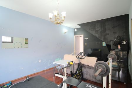 Casa à venda com 200m², 4 quartos e 2 vagasSala