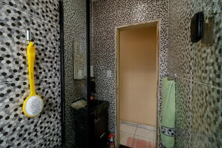 Casa à venda com 200m², 3 quartos e 2 vagasBanheiro