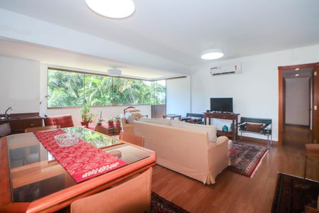 Apartamento à venda com 130m², 3 quartos e 2 vagasSala