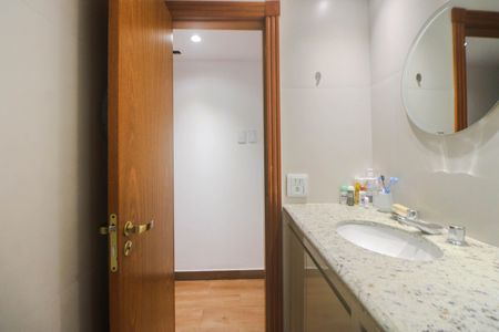 Apartamento à venda com 130m², 3 quartos e 2 vagasBanheiro Social
