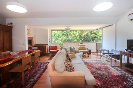 Apartamento à venda com 130m², 3 quartos e 2 vagasSala