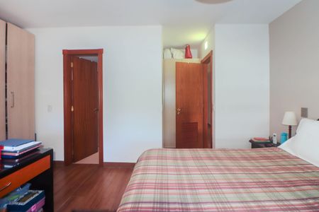 Apartamento à venda com 130m², 3 quartos e 2 vagasSuíte
