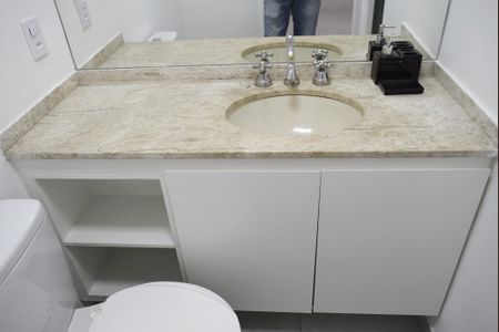 Apartamento para alugar com 195m², 4 quartos e 3 vagasBanheiro da Suíte 1