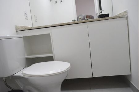 Apartamento para alugar com 195m², 4 quartos e 3 vagasBanheiro da Suíte 1