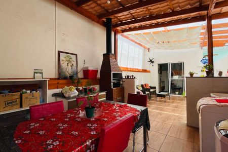 Casa à venda com 122m², 3 quartos e 2 vagasChurrasqueira