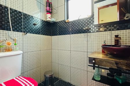 Casa à venda com 122m², 3 quartos e 2 vagasBanheiro Social