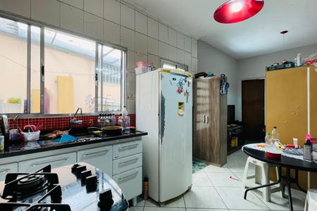 Casa à venda com 122m², 3 quartos e 2 vagasCasa 2 - Cozinha