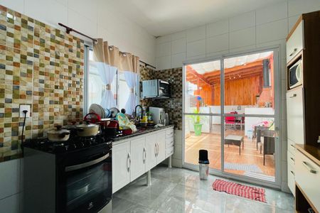 Casa à venda com 122m², 3 quartos e 2 vagasCozinha