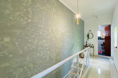 Casa à venda com 122m², 3 quartos e 2 vagasEscada