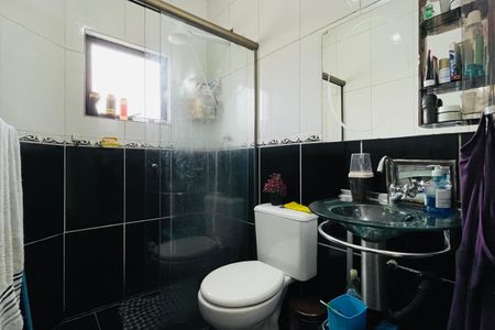 Casa à venda com 122m², 3 quartos e 2 vagasBanheiro do Quarto 1