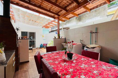 Casa à venda com 122m², 3 quartos e 2 vagasChurrasqueira