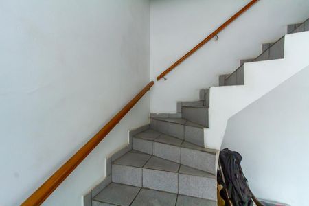 Casa à venda com 236m², 3 quartos e 3 vagasEscada