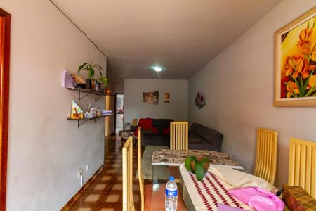 Casa à venda com 236m², 3 quartos e 3 vagasSala