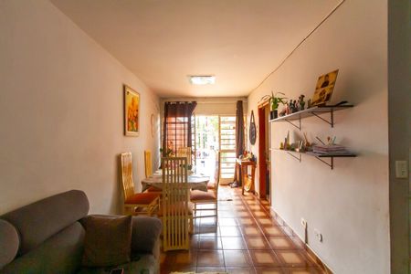 Casa à venda com 236m², 3 quartos e 3 vagasSala