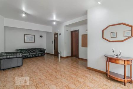 Apartamento à venda com 80m², 2 quartos e 2 vagasHall social