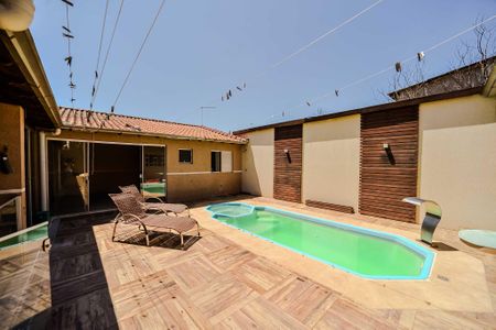 Casa à venda com 200m², 5 quartos e 4 vagasPiscina