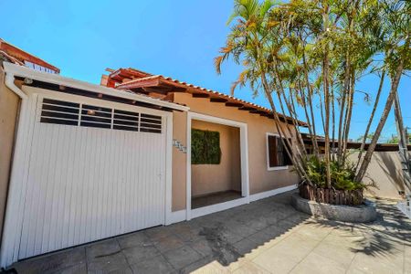 Casa à venda com 200m², 5 quartos e 4 vagasFachada