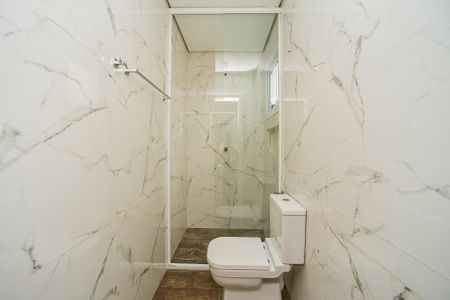 Casa à venda com 200m², 5 quartos e 4 vagasBanheiro social