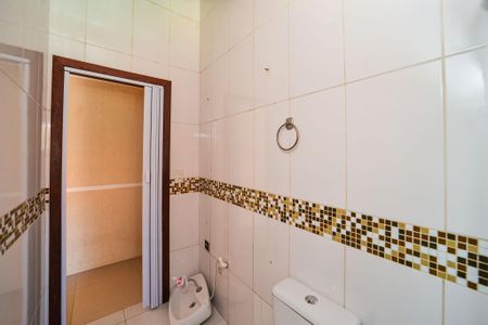 Casa à venda com 200m², 5 quartos e 4 vagasBanheiro de serviço