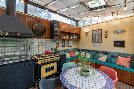 Casa de condomínio à venda com 300m², 4 quartos e 3 vagas Casa de condomínio à venda com 300m², 4 quartos e 3 vagasEspaço Gourmet