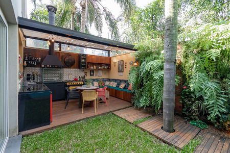 Casa de condomínio à venda com 300m², 4 quartos e 3 vagas Casa de condomínio à venda com 300m², 4 quartos e 3 vagasEspaço Gourmet