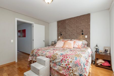 Casa de condomínio à venda com 300m², 4 quartos e 3 vagas Casa de condomínio à venda com 300m², 4 quartos e 3 vagasSuíte 1