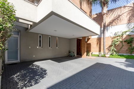 Casa de condomínio à venda com 300m², 4 quartos e 3 vagas Casa de condomínio à venda com 300m², 4 quartos e 3 vagasGaragem