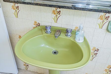 Casa à venda com 590m², 3 quartos e 8 vagasBanheiro Social